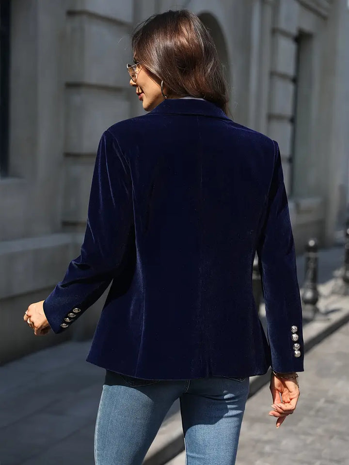 Yvana™ – Elegant Velvet Blazer for Effortless Seasonal Sophistication