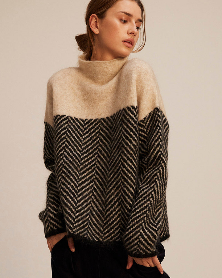 Elise – Elegant High Neck Sweater