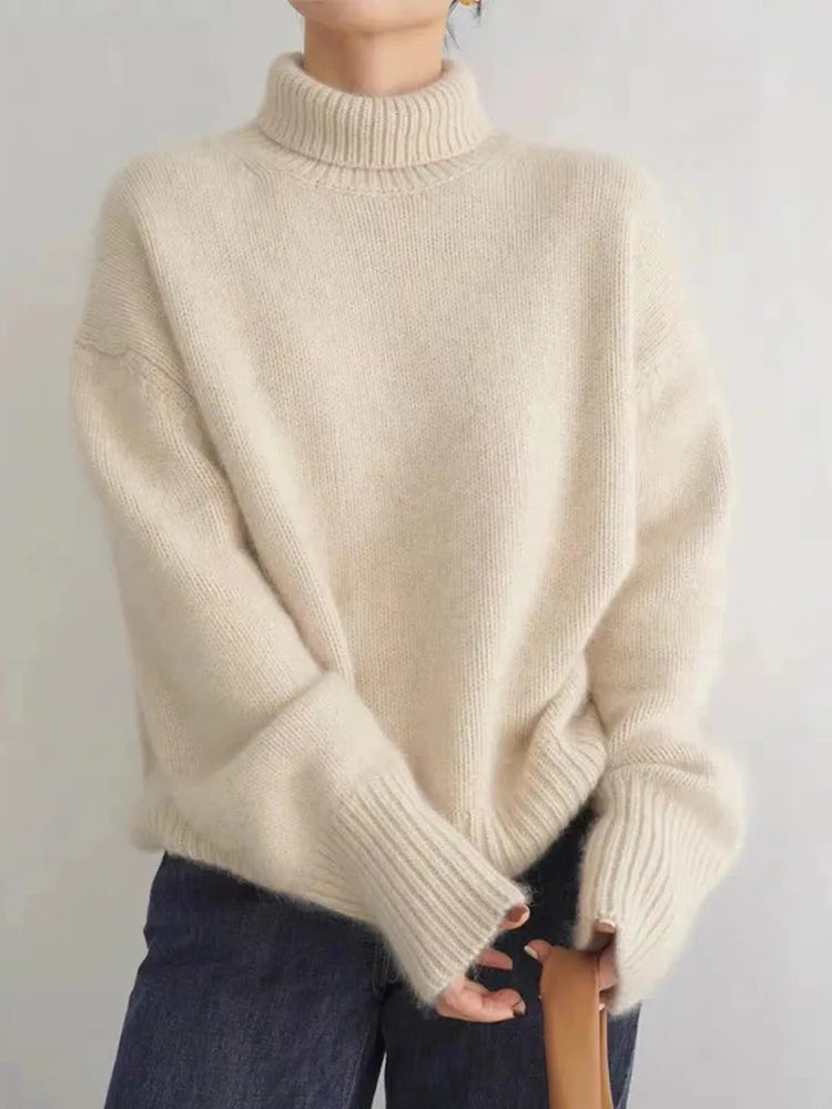 Élise – Elegant Cashmere Turtleneck Sweater