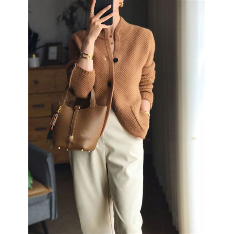 Mia – Delicate Cashmere Cardigan