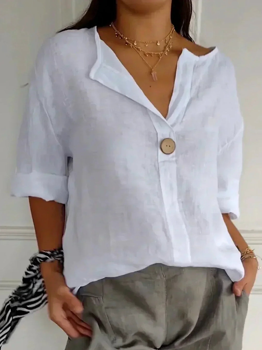 Vesper – Casual V-Neck Blouse
